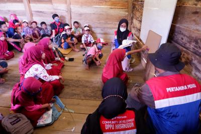 Meski sulit diakses, Dusun Cindakko memiliki potensi hasil alam yang menjanjikan, diantaranya madu hutan, kopi robusta dan arabika, serta gula aren.