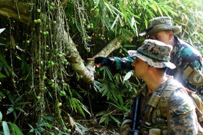Latihan Jungle Patrol di Hutan Gunung Tumpang Pitu Lampon, Pesanggaran, Banyuwangi, Jawa Timur, Minggu (13/6/2021).