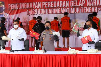 Barang bukti narkoba jenis sabu sebanyak 1,1 ton jaringan Timur Tengah di Polda Metro Jaya, Jakarta, Senin (14/6/2021).