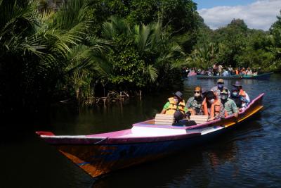 Menteri Pariwisata dan Ekonomi Kreatif Sandiaga Uno kunjungi kawasan desa wisata Geo Park karts Rammang Rammang, Kabupaten Maros, Kamis (17/6/2021).
