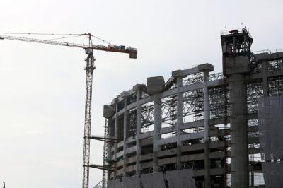 Foto suasana pembangunan Jakarta International Stadium (JIS) Tanjung Priok, Jakarta, Jumat (18/6/2021).