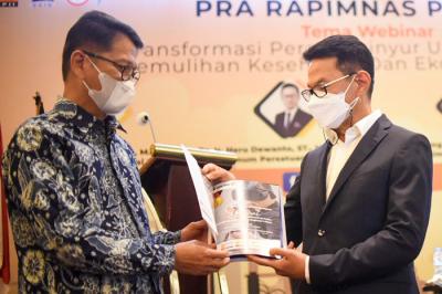Webinar bertema Transformasi Peran Insinyur untuk Percepatan Pemulihan Kesehatan dan Ekonomi Nasional secara virtual di Jakarta. Jumat (18/6/2021).