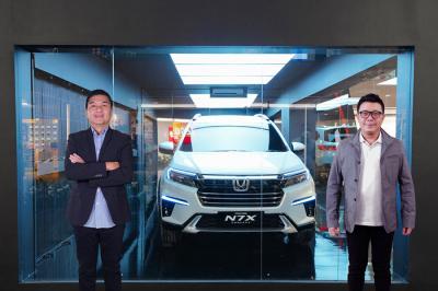 Honda N7X Concept dalam roadshow Honda N7X Concept yang digelar secara virtual di Surabaya, Jawa Timur, Jumat (25/6/2021).