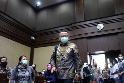 Terdakwa kasus dugaan suap izin ekspor benih lobster tahun 2020 Edhy Prabowo menjalani sidang pembacaan tuntutan di Pengadilan Tipikor, Selasa (29/6/2021).