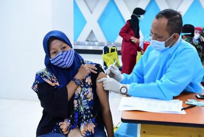 TNI AU secara masif terus melakukan kegiatan serbuan vaksinasi.