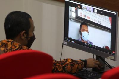 Terdakwa mantan Panitera Pengadilan Negeri Jakarta Utara, Rohadi menjalani sidang putusan secara virtual di Pengadilan Tipikor, Jakarta, Rabu (14/7/2021).