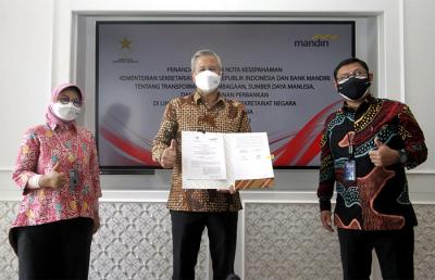 Kerja sama Kemensetneg dan Bank Mandiri di Jakarta, Kamis (15/7/2021).