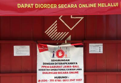 Suasana sejumlah ruas jalan protokol hingga pusat keramaian maupun perbelanjaan di Kota Semarang, Jawa Tengah, tampak sepi dan lengang, Kamis (15/7/2021).