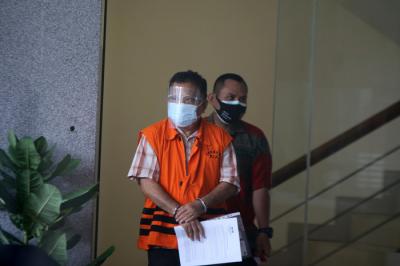 Tersangka mantan Kabid Hubungan Hukum Pertanahan BPN Jawa Timur Siswidodo usai menjalani pemeriksaan lanjutan di Gedung KPK, Jakarta, Jumat (16/7/2021).