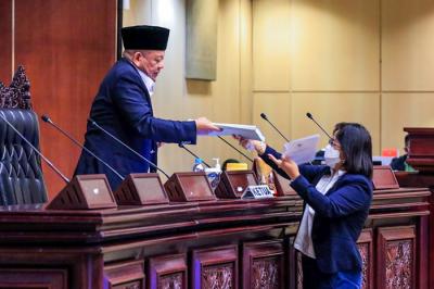 Sidang Paripurna ke-12 secara fisik dan virtual dengan agenda laporan pelaksanaan tugas alat kelengkapan dan pengesahan keputusan DPD RI, Jumat (16/7/2021).