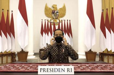 Presiden Joko Widodo memberikan pernyataan pers di Istana Kepresidenan Bogor, Jawa Barat, Selasa (20/7/2021).