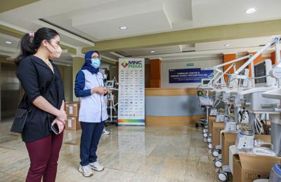 MNC Peduli menyalurkan bantuan berupa 10 medical bed dan 900 hazmat untuk RS Ekstensi RSPJ Khusus Covid-19 Asrama Haji Embarkasi Jakarta.