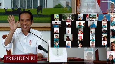 Presiden Jokowi menyampaikan pesan kepada seluruh anak Indonesia pada puncak peringatan Hari Anak Nasional 2021 di Istana Kepresidenan Bogor, Jumat (23/7/2021).