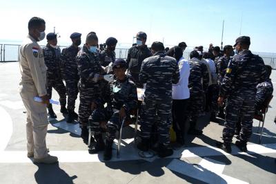 Tim gabungan melakukan embarkasi menuju Pulau Bawean, Selasa (27/7/2021).