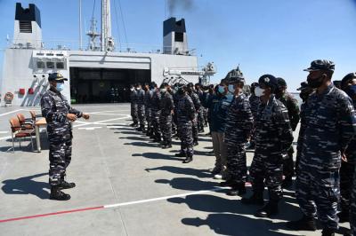 Tim gabungan melakukan embarkasi menuju Pulau Bawean, Selasa (27/7/2021).