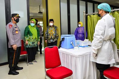 Vaksinasi Covid-19 di Gedung Pusat Dakwah Muhammadiyah, Menteng, Jakarta Pusat, Kamis (29/7/2021).