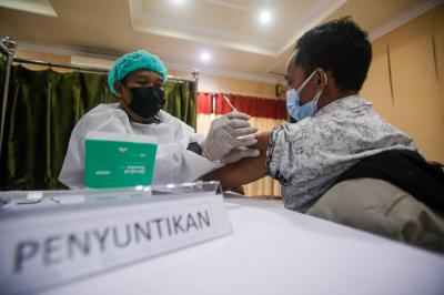 Vaksinasi Covid-19 di Gedung Pusat Dakwah Muhammadiyah, Menteng, Jakarta Pusat, Kamis (29/7/2021).