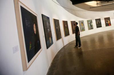 Karya seni rupa Goenawan Mohamad dipamerkan di Salihara Art Center, Pasar Minggu, Jakarta Selatan, Jumat (30/7/2021).