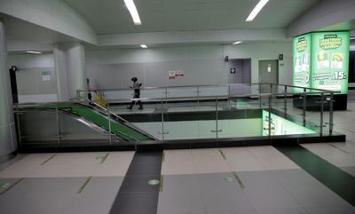 Suasana yang tampak sepi di Stasiun MRT Bundaran HI, Jakarta, Selasa (3/8/2021).