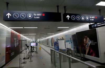 Suasana yang tampak sepi di Stasiun MRT Bundaran HI, Jakarta, Selasa (3/8/2021).