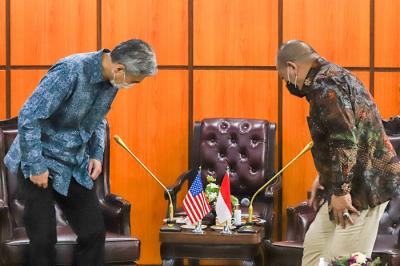Duta Besar Amerika Serikat untuk Indonesia Sung Y Kim melakukan pertemuan dengan Ketua DPD RI AA LaNyalla Mahmud Mattalitti di Jakarta, Rabu, (4/8/2021).
