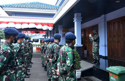 Pengiriman bantuan tersebut sesuai dengan perintah Panglima TNI tentang penggunaan kekuatan TNI untuk percepatan penanganan Covid-19.