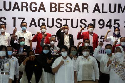 Pelantikan pengurus IKABA periode 2021-2025 di Untag Surabaya, Jawa Timur, Rabu (4/8/2021).