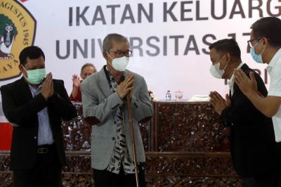 Pelantikan pengurus IKABA periode 2021-2025 di Untag Surabaya, Jawa Timur, Rabu (4/8/2021).