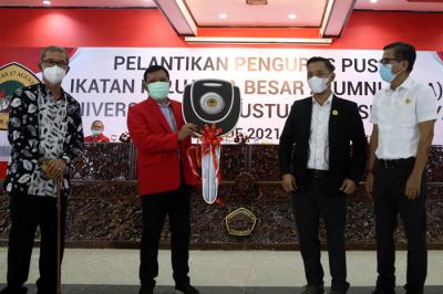 Pelantikan pengurus IKABA periode 2021-2025 di Untag Surabaya, Jawa Timur, Rabu (4/8/2021).