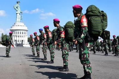 Keberangkatan prajurit Korps Marinir TNI AL ke daerah penugasan tersebut dilepas oleh Komandan Pasmar 2 Brigjen TNI (Mar) Ipung Purwadi.
