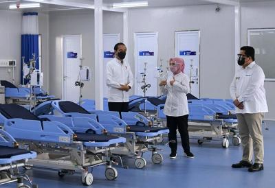 Presiden Joko Widodo saat meresmikan Operasional RS Modular Tanggap Darurat Covid-19 Tanjung Duren di Jakarta Barat, Jumat (6/8/2021).