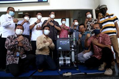Soft launching Oxygen Concentrator ITS di halaman Rektorat ITS Surabaya, Jawa Timur, Jumat (6/8/2021).