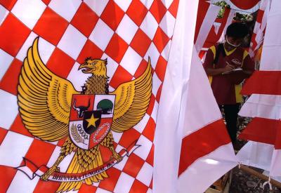 Sejumlah pedagang bendera Merah Putih mengeluhkan sepinya pembeli. Seperti yang dialami pedagang di Jalan Jenderal Sudirman, Kota Semarang, Jumat (6/8/2021).