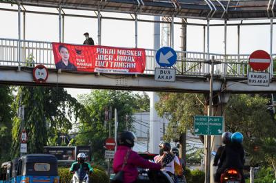 Terlihat Baliho yang menampilkan wajah tokoh politik bergambar Puan Maharani yang ada di jalan Jakarta, Minggu (8/8/2021).