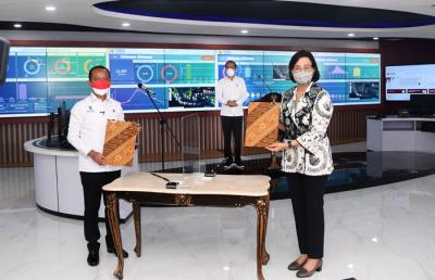 Presiden Joko Widodo meresmikan peluncuran Online Single Submission (OSS) berbasis risiko dalam perizinan berusaha di Jakarta, Senin (9/8/2021).