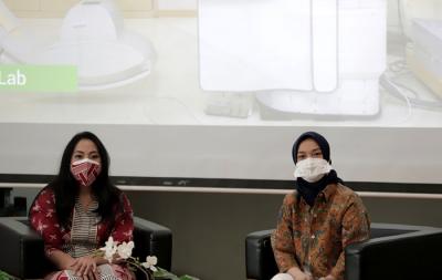 Dr Ruswantriani Sp.OG bersama dr Alfa P. Meutia, SpOG(K) Urogin saat acara Layanan Terbaru Gyn-ROSE Clinic di RSU Bunda, Selasa (10/8/2021).