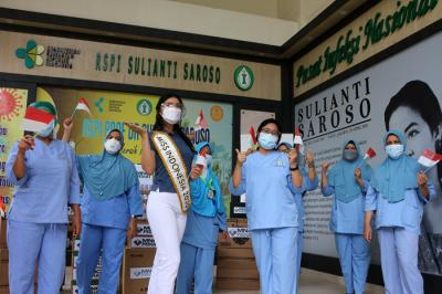 Serah terima bantuan MNC Peduli di RSPI Sulianti Saroso, Jakarta, Jumat (13/8/2021).