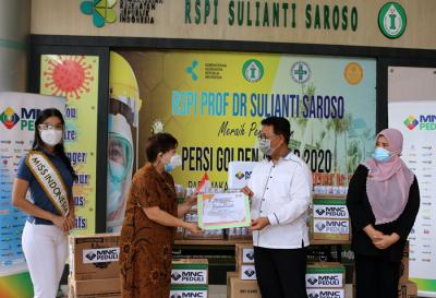 Serah terima bantuan MNC Peduli di RSPI Sulianti Saroso, Jakarta, Jumat (13/8/2021).