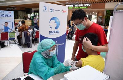 Mini Sentra Danone Vaccine Center di Green Sedayu Mall, Jakarta Barat, Sabtu (14/8/2021).