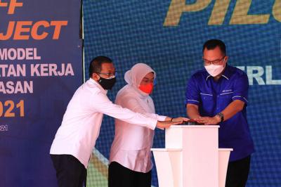 Kick Off Project Pengembangan Model Perluasan Kesempatan Kerja Berbasis Kawasan di lima titik yang dilakukan di Telukjambe, Karawang, Rabu (18/8/2021).