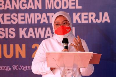 Kick Off Project Pengembangan Model Perluasan Kesempatan Kerja Berbasis Kawasan di lima titik yang dilakukan di Telukjambe, Karawang, Rabu (18/8/2021).