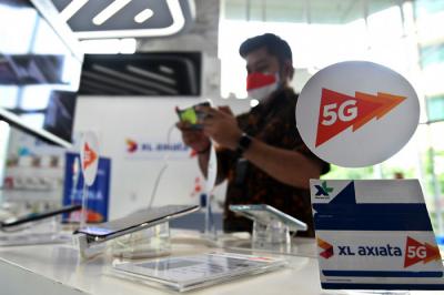 Demo layanan 5G yang tersedia di XL Center, XL Axiata Tower, Jakarta, Rabu (18/8/2021).