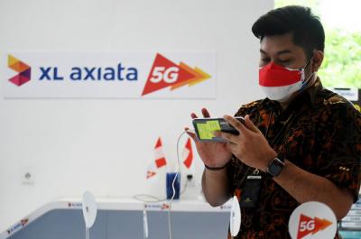 Demo layanan 5G yang tersedia di XL Center, XL Axiata Tower, Jakarta, Rabu (18/8/2021).