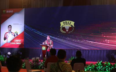 Apresiasi secara simbolis berupa Perlindungan Asuransi Jiwa sebesar Rp2 miliar untuk Greysia Polii/Apriyani Rahayu di Pelatnas PBSI, Cipayung, Rabu (18/8/2021).