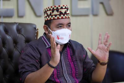 Anggota Badan Pengawas Pemilihan Umum RI Mochammad Afifuddin memberikan keterangan pers di Jakarta, Jumat (20/8/2021).