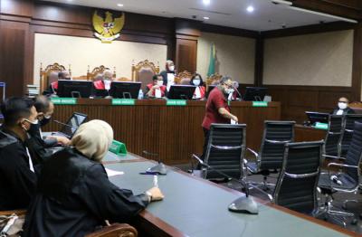 Terdakwa mantan Dirut PT Asabri periode 2011-2016 Mayjen Purn Adam Rachmat Damiri menjalani sidang lanjutan di Pengadilan Tipikor, Jakarta, Senin (23/8/2021).