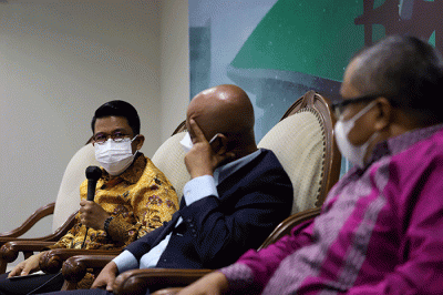 Diskusi forum legislasi di media center, Nusantara III, kompleks parlemen MPR/DPR-DPD, Senayan, Jakarta, Selasa (24/8/2021).