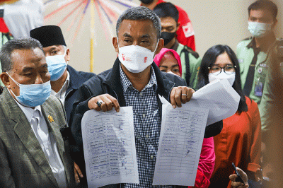 Anies bersikeras menggelar Formula E, akan memicu lonjakan penularan virus kembali di Jakarta.