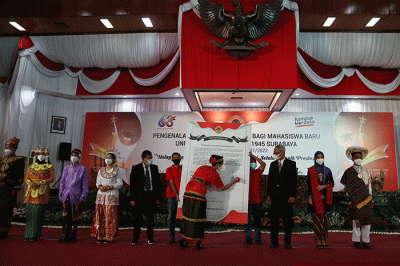 PKKMB Tahun Akademik 2021/2022 yang dibuka secara hybrid, di Universitas 17 Agustus 1945 (Untag) Surabaya, Jawa Timur, Senin (30/8/2021).