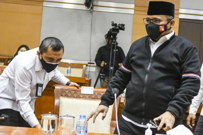 Menteri Agama Yaqut Cholil Qoumas mengikuti rapat kerja dengan Komisi VIII DPR di Kompleks Parlemen, Senayan, Jakarta, Senin (30/8/2021).